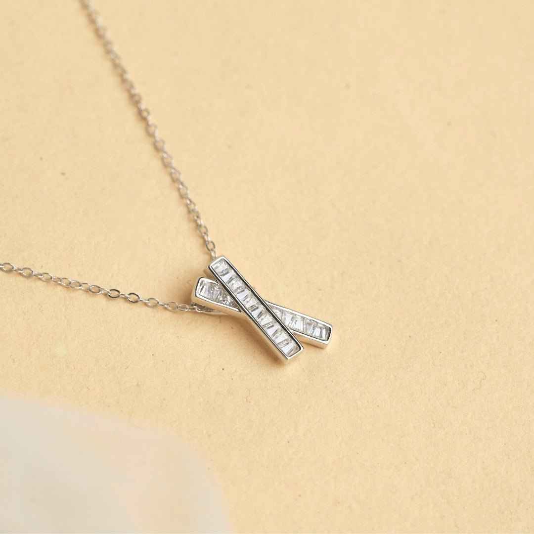 Chic Criss Silver Necklace