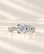 Load image into Gallery viewer, Eterna Round Split Shank LGD Ring
