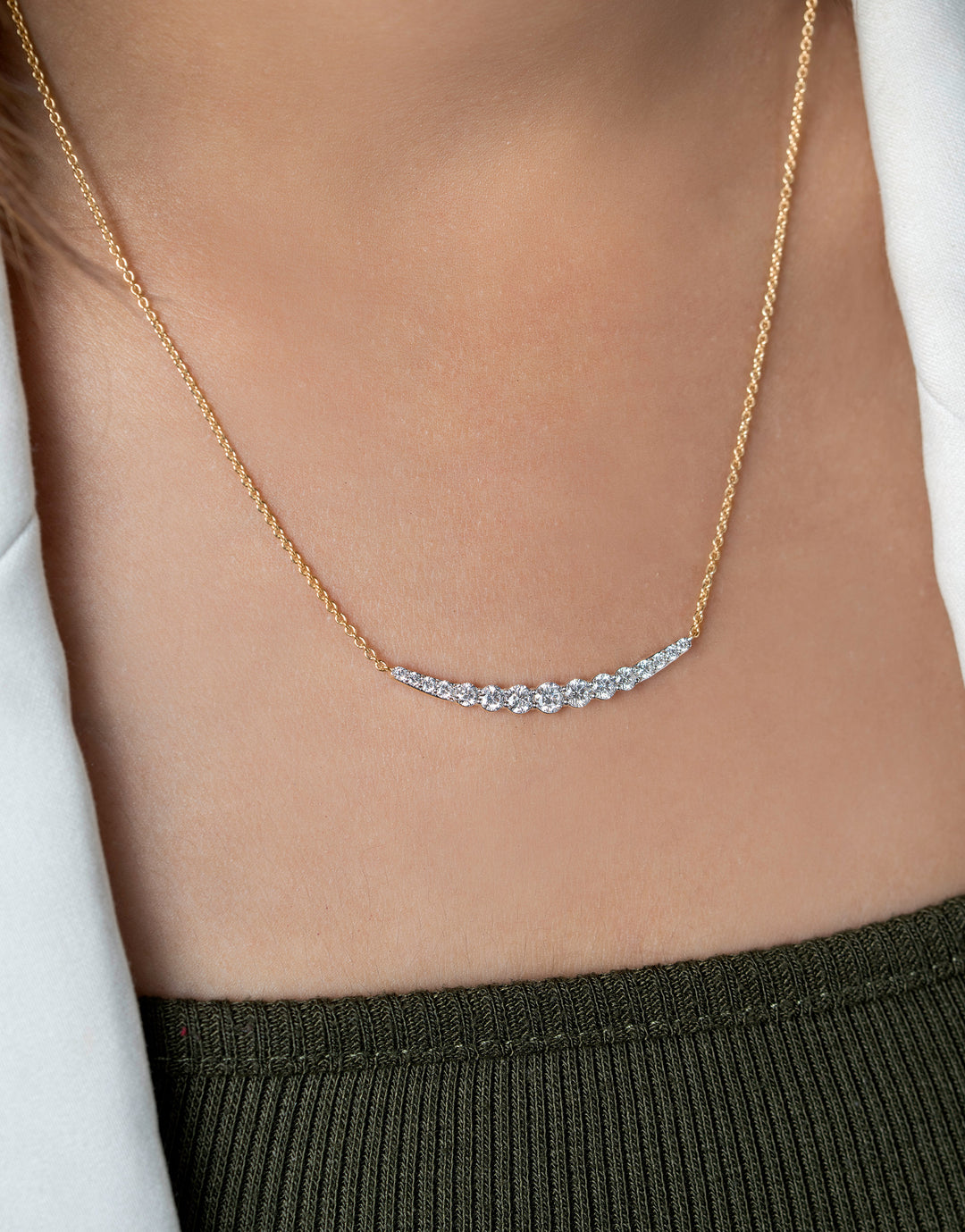 Serene Curved Necklace