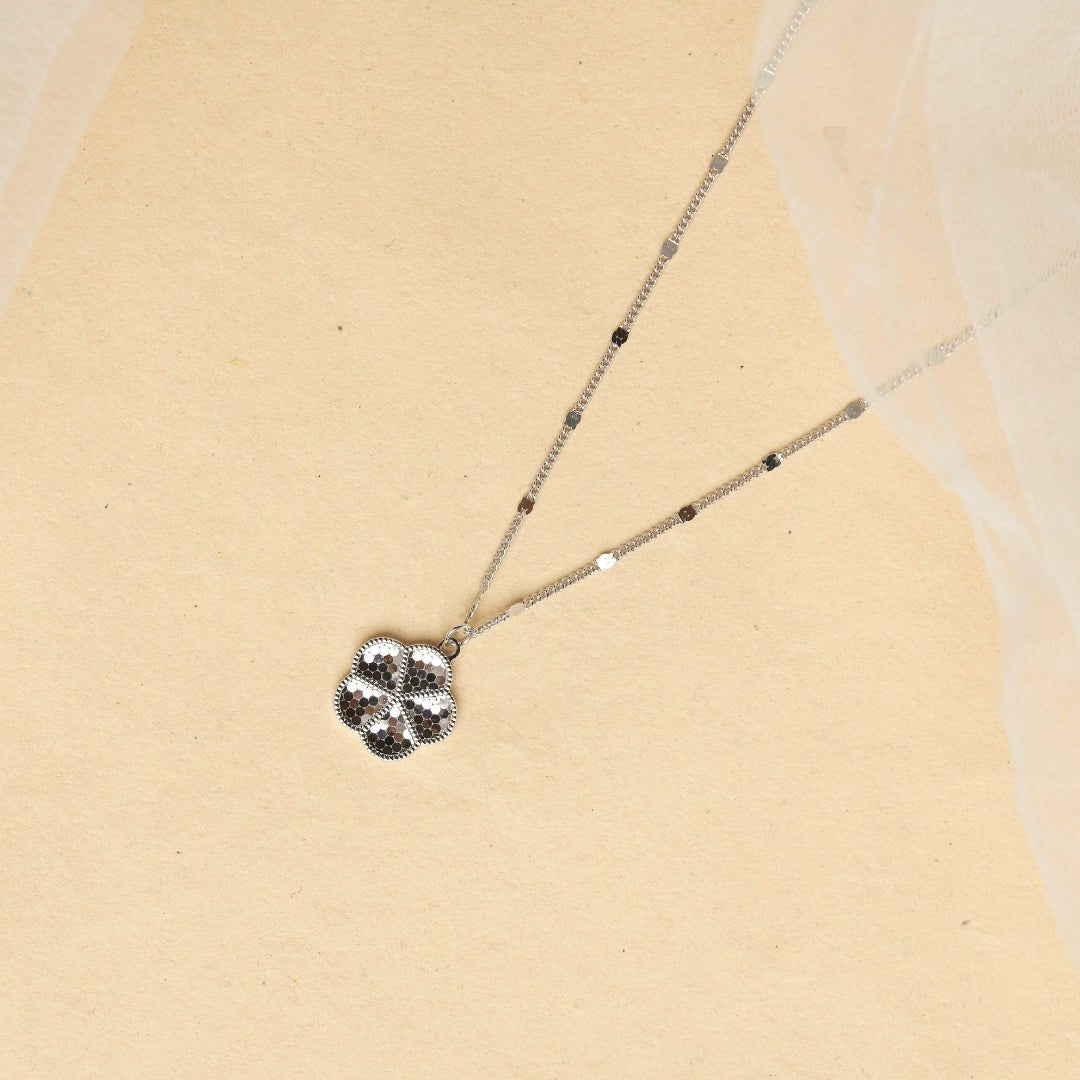 Daisy Silver Necklace - Shinewine.co