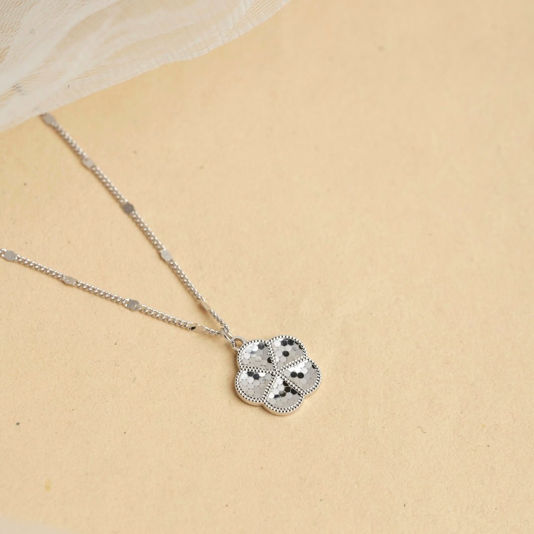 Daisy Silver Necklace - Shinewine.co