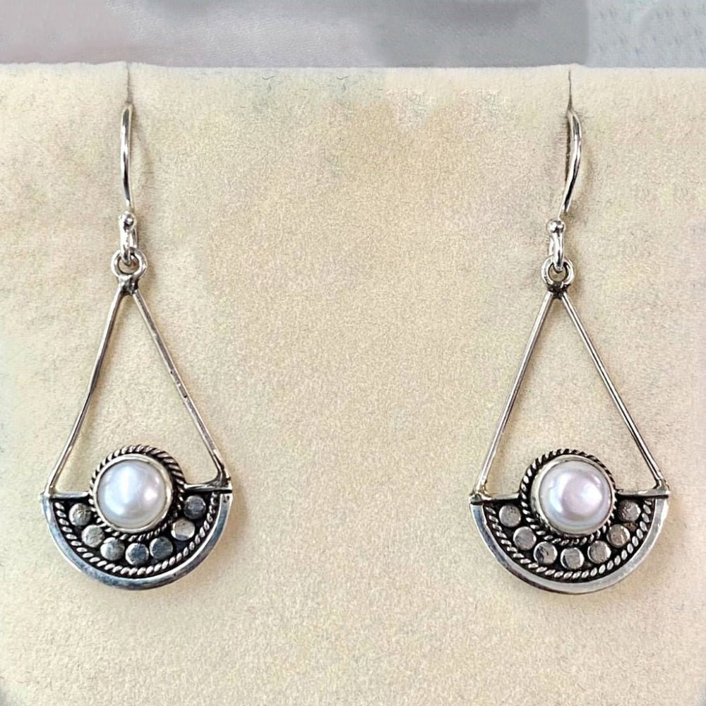Drop with White Pearl Silver Earring - Shinewine.co