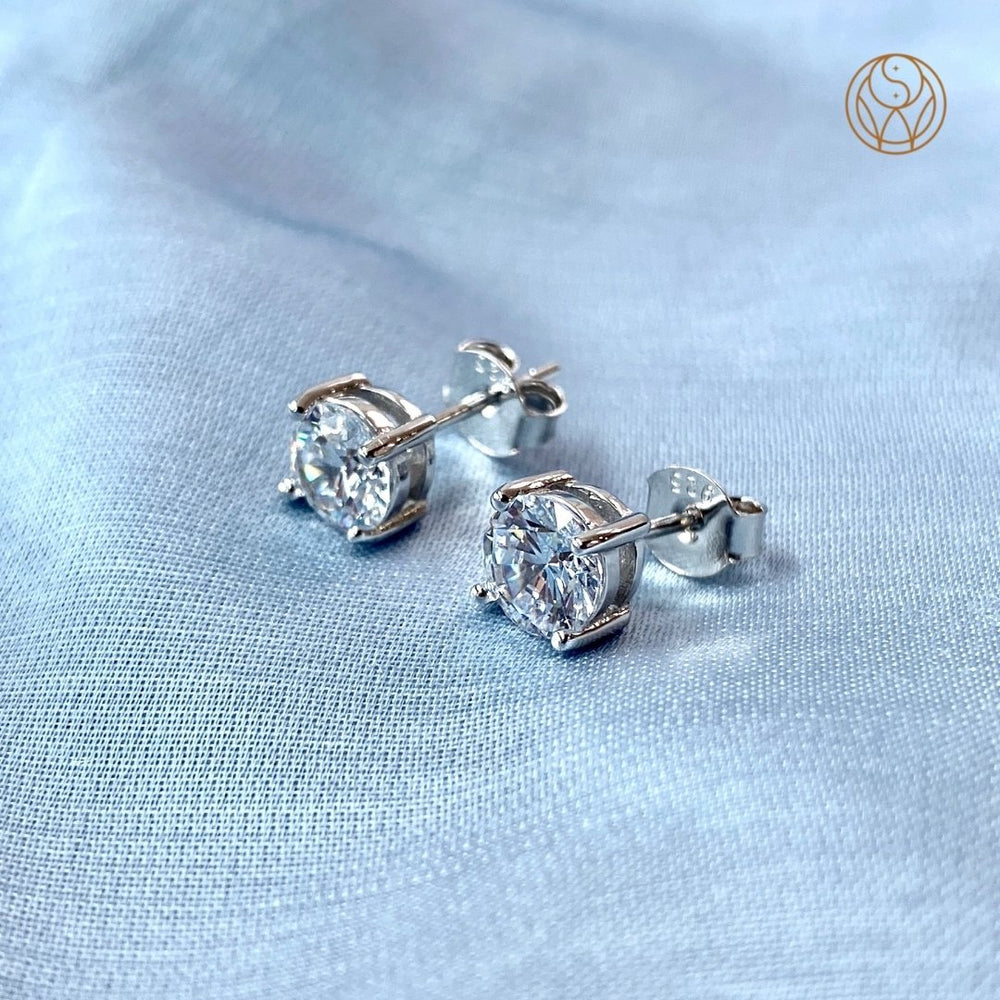 Premium Solitaire Diamond Set (Earrings + Necklace) Online - 925 Silver Jewellery - Shinewine