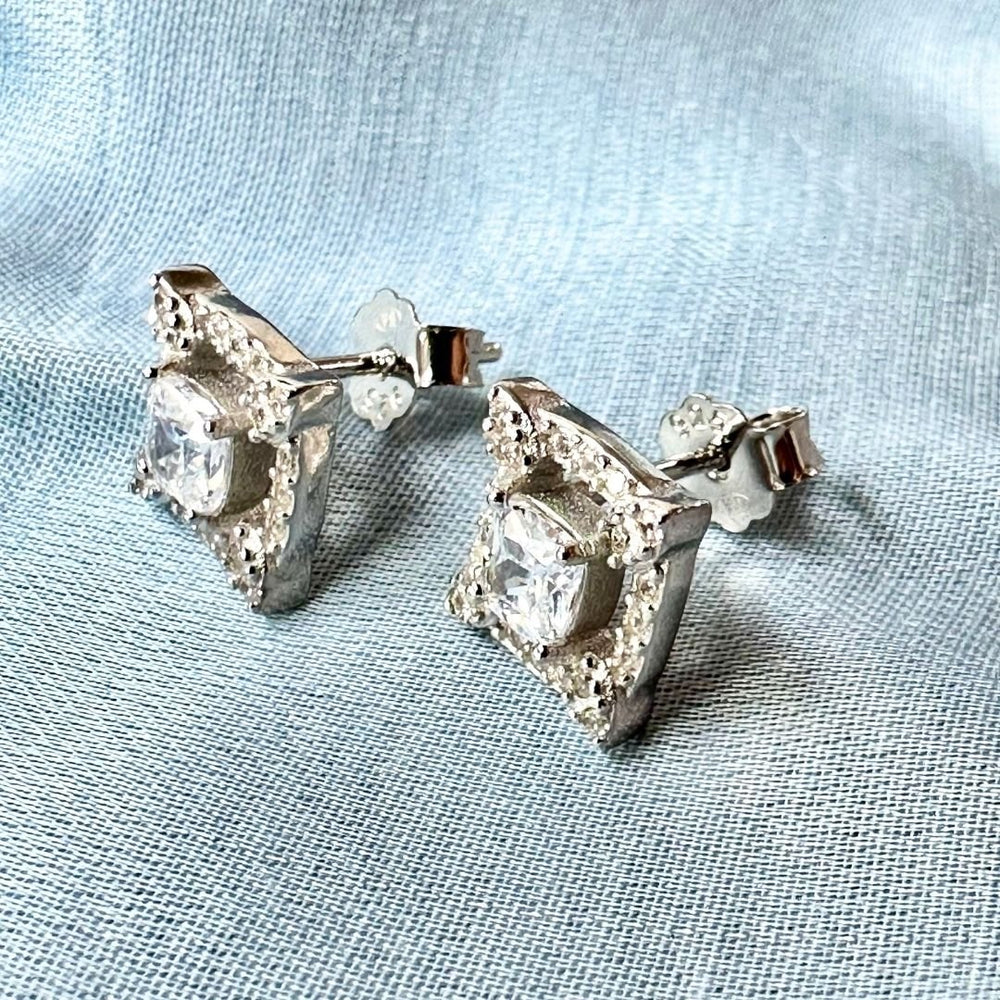 Violet Diamond Silver Earring - Shinewine.co